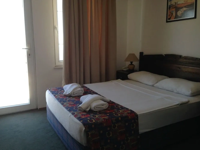 2 Bedrooms Standard Family room with balcony