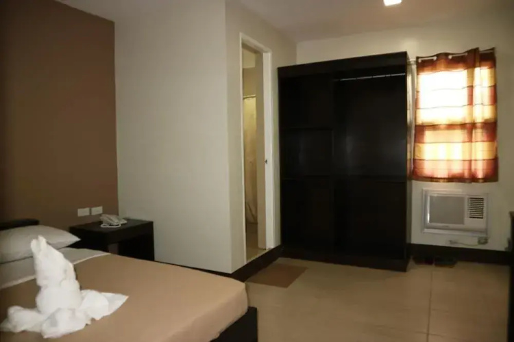 Gateway 21 Hotel and Dormitel