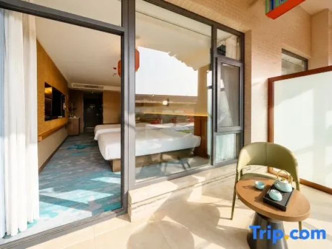 Standard Twin room with balcony
