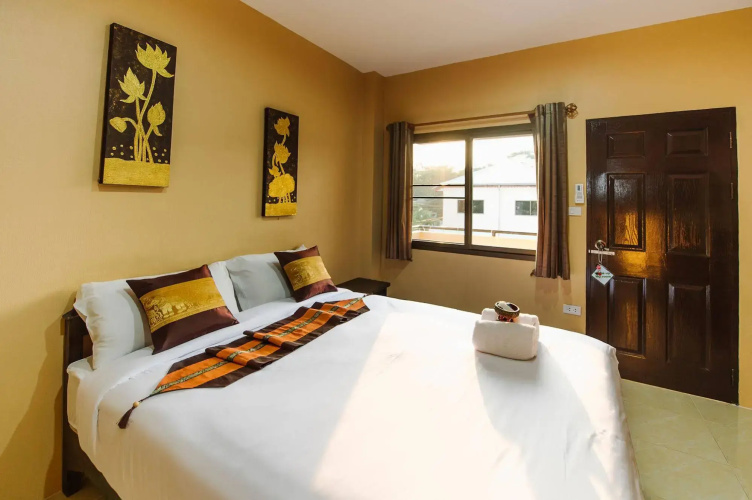 Happy House Hotel