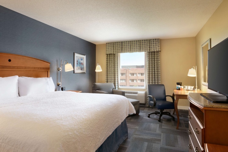 Hampton Inn New York - LaGuardia Airport photo 7