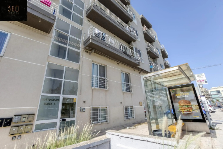 Spacious, 1BR duplex off UNI/Hospital with WIFI by 360 Estates