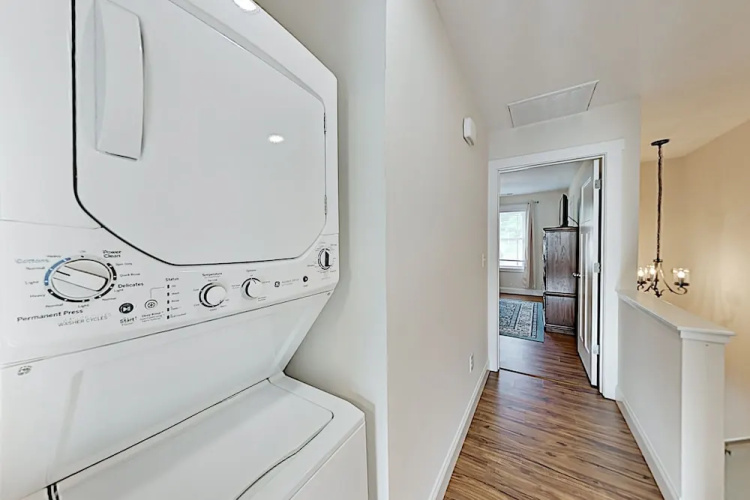 12coolsp 2 Bedroom Home