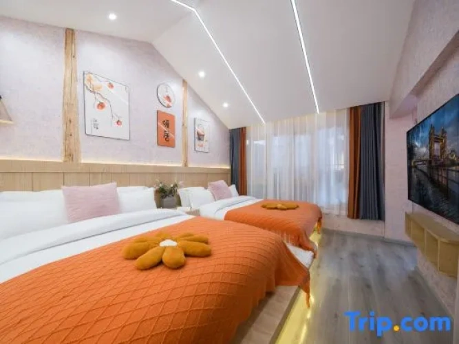 Standard Quadruple Family room