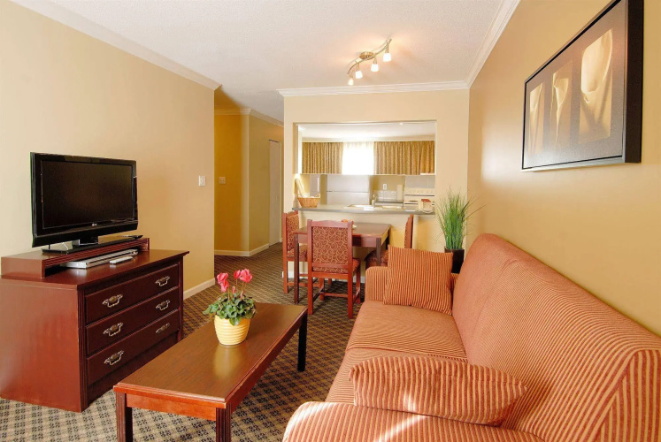Robson Suites