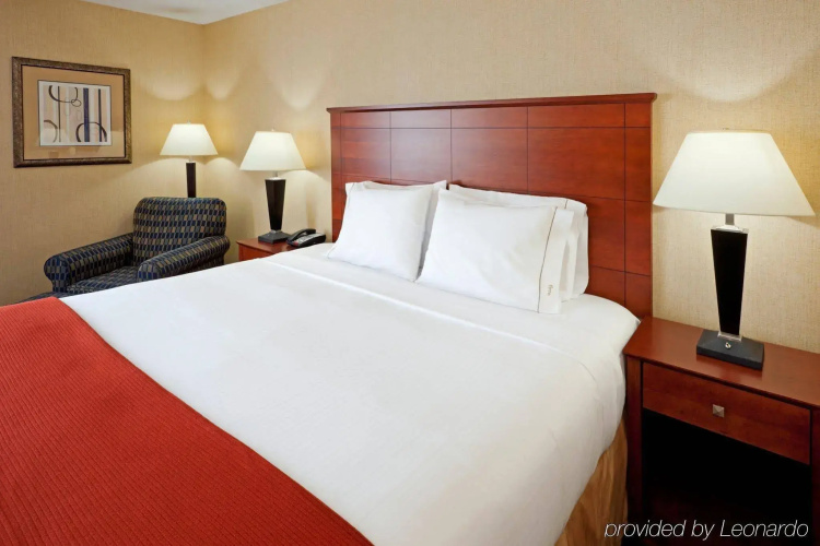 Holiday Inn Express Ramsey-Mahwah by IHG