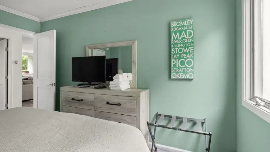 Bridges Circle 2 Bedroom Condo by RedAwning