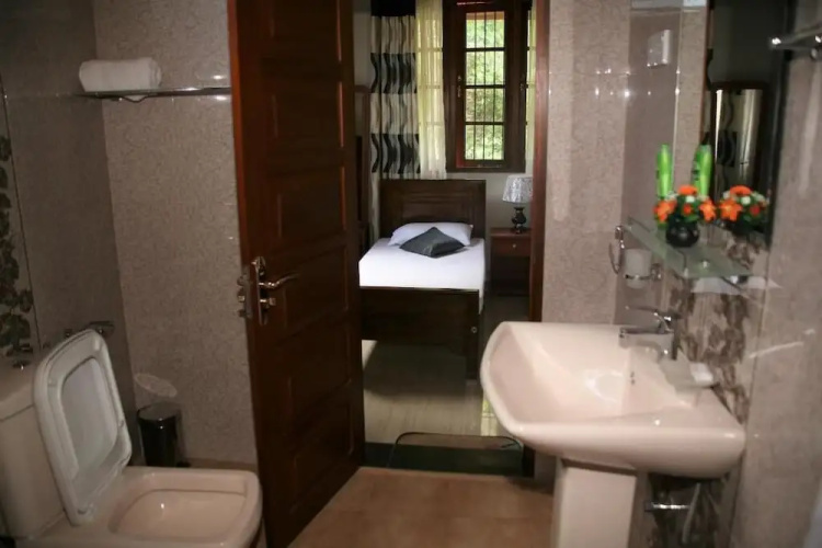 The Springfields Kandy