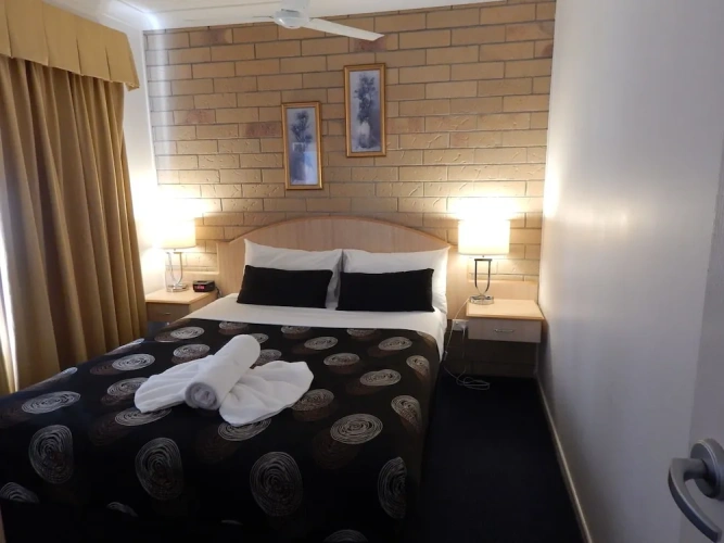 1 Bedroom Deluxe Suite