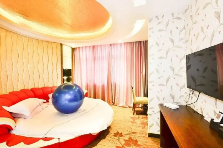 Yiwu Feinidi Inn