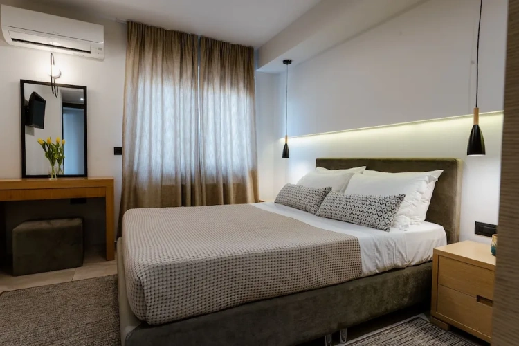 Luxury Basement Apartment with balcony