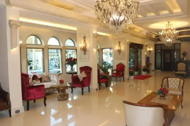 Royal Garden Hotel