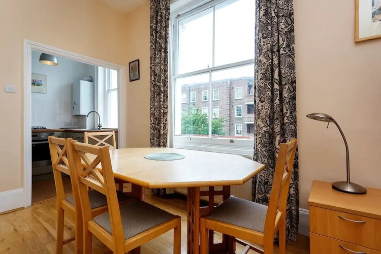 Clarendon Apartment