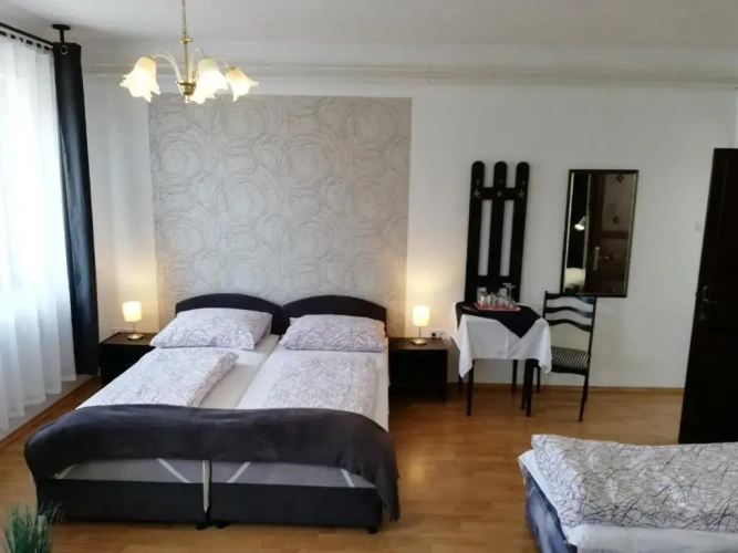 Standard Quintuple room