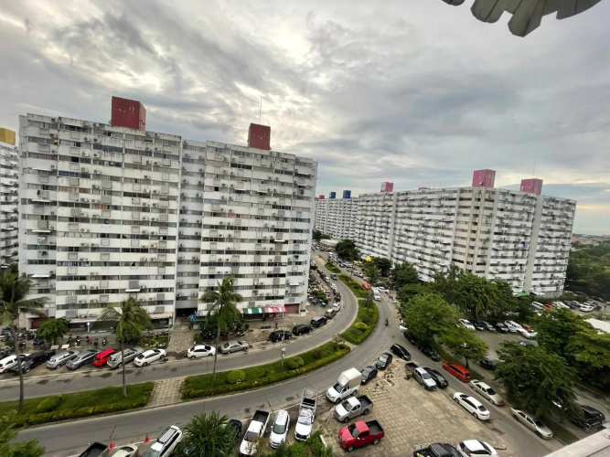 Deluxe at Popular Condo