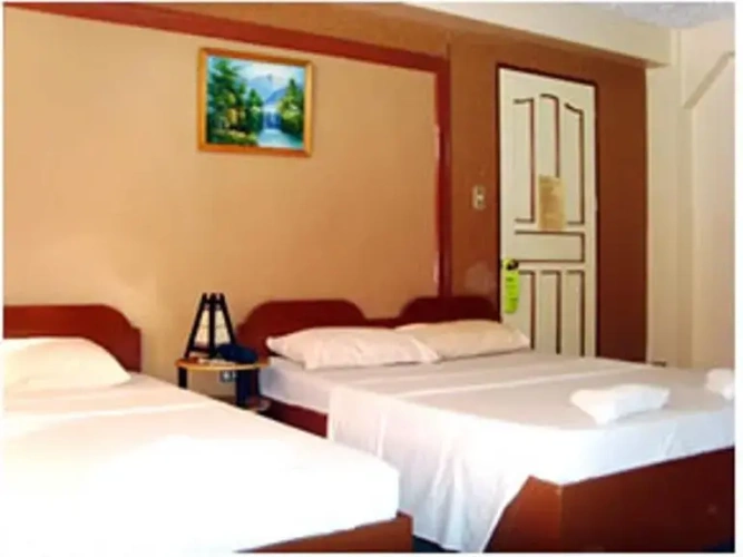 Deluxe Triple Family room