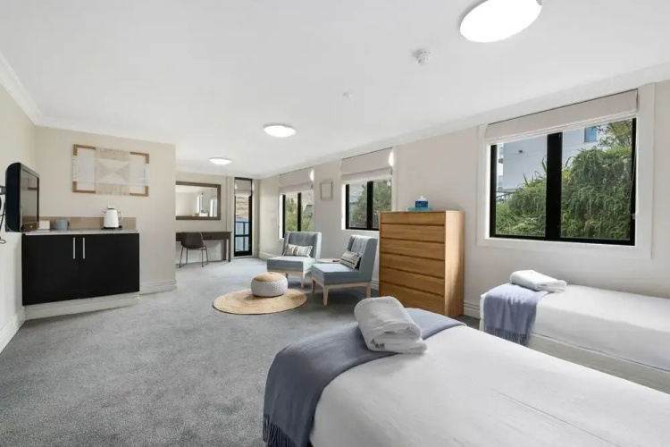 Lakefront Luxury 911 Studio
