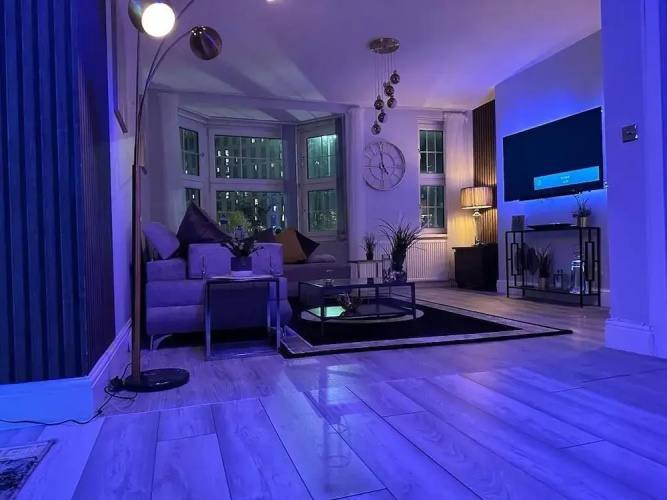 1 Bed Flat - Sleeps 2 - Jacuzzi - Parking - Wifi