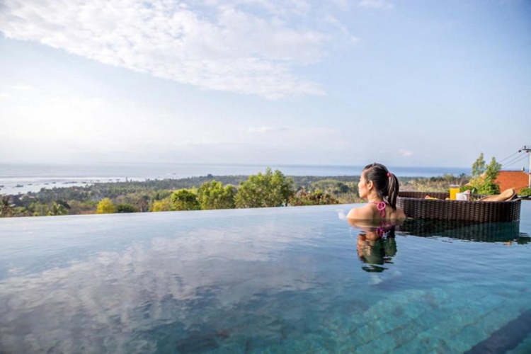 2 Bedrooms Villa