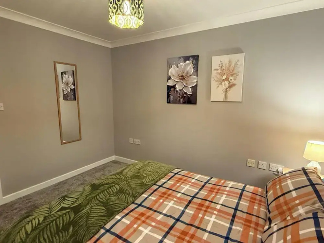 Quaint Bracknell Apartment With Two Bedrooms