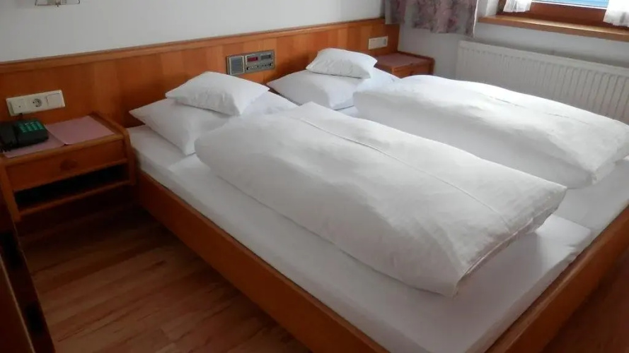 Collina Hotel Garni