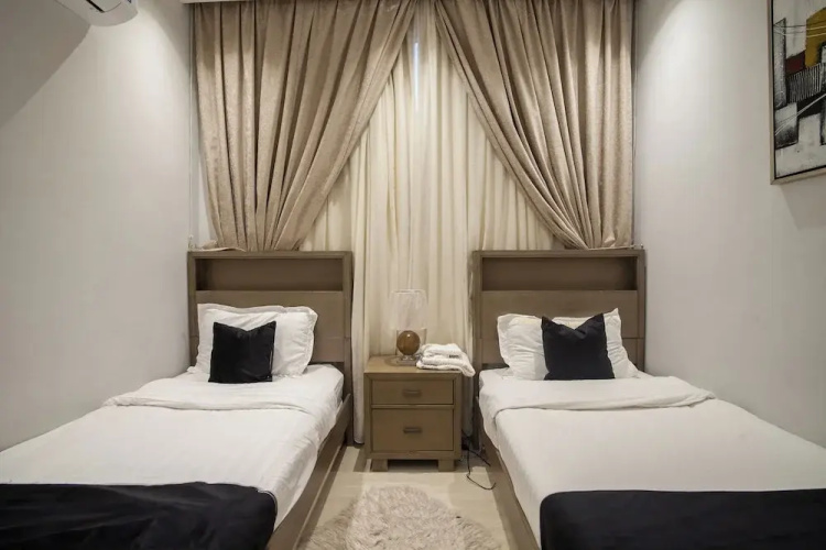 Luxurious Two Bedroom Apartment Al malqa