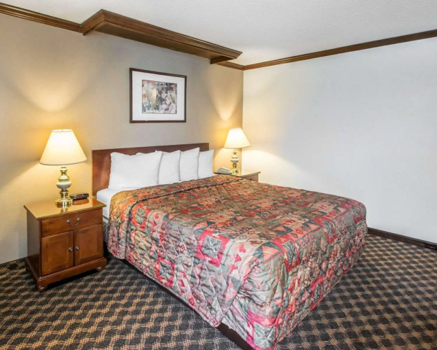 Rodeway Inn & Suites Boulder Broker photo 7