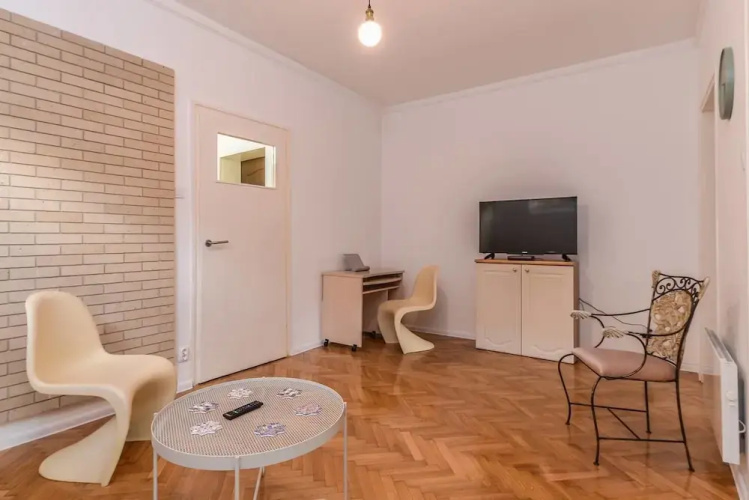 Two Bedroom Parensov Central Apartment