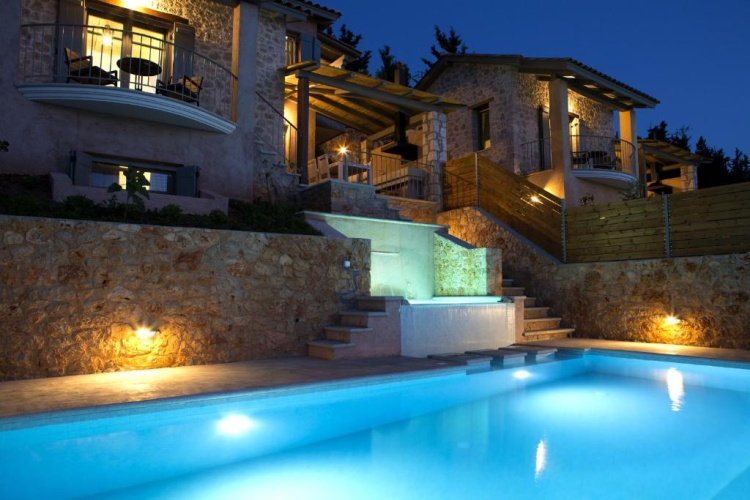 2 Bedrooms Villa