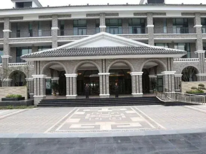 Chishui Yangtze Peninsula Hotel
