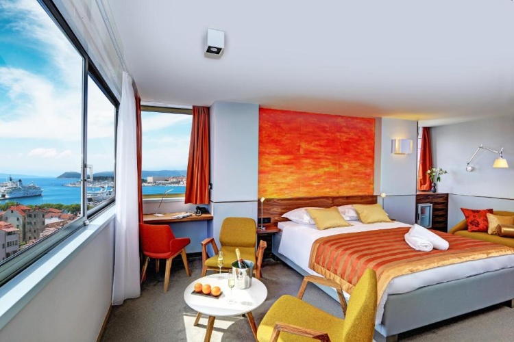 Deluxe Suite with sea view