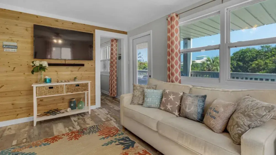 1br/1ba, Covered Parking, Perfect for Couples!