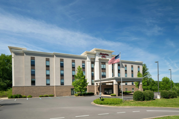 Hampton Inn Fairmont, WV photo 39