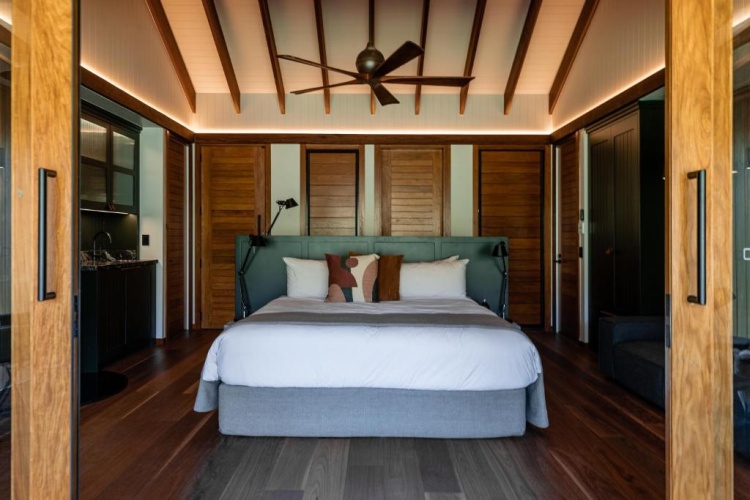 Standard room with mountain view