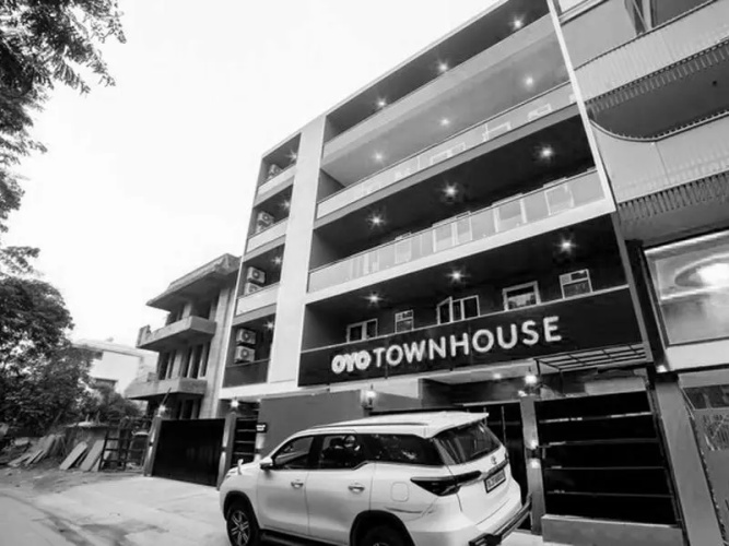 OYO townhouse18557 Sector Twenty Seven