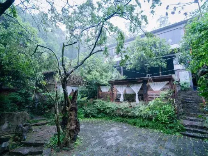 Jiankuan Mountain House Hostel