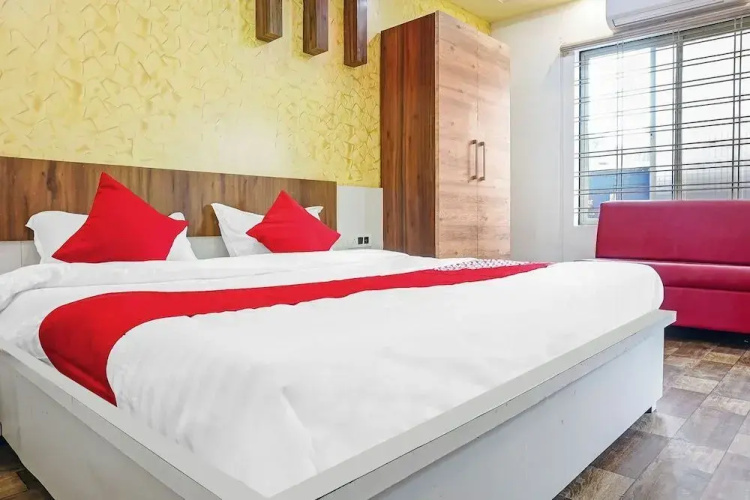 Cee Rock by OYO Rooms