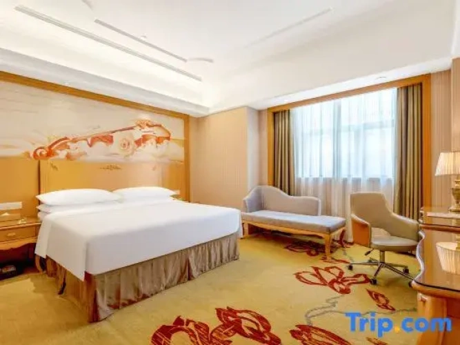 1 Bedroom Business Double Suite