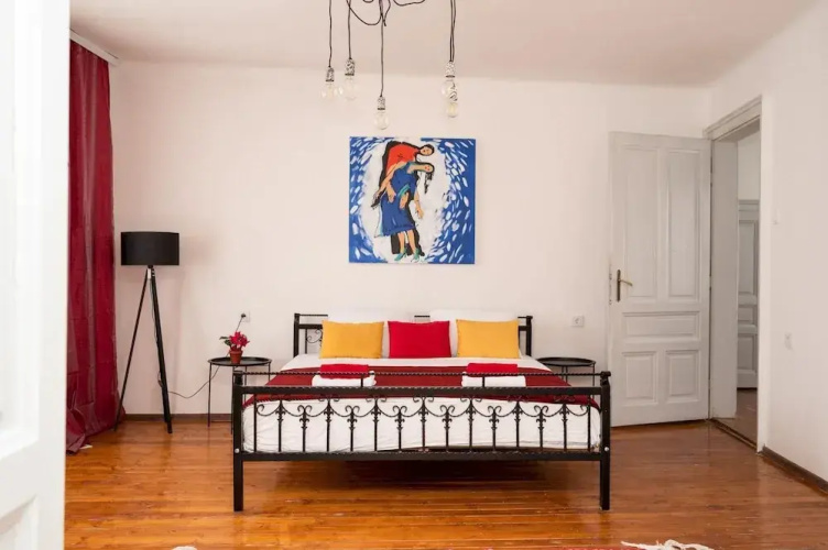 Authentic Design 2bdr Apartment in Old Town