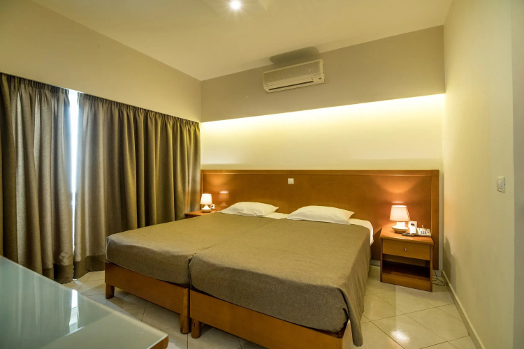 Hiona Holiday Hotel