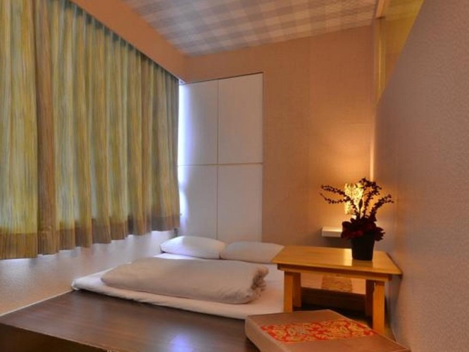 Deluxe Single Suite