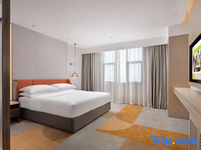 Suite with mountain view