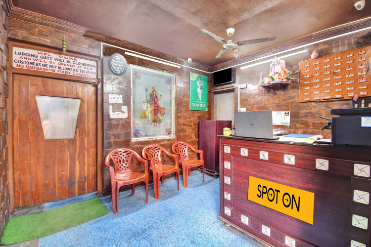 OYO 805742 Vikram Lodge