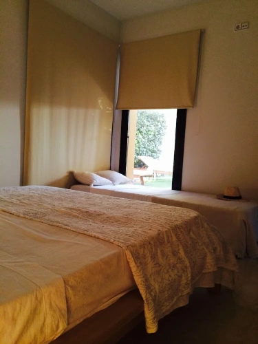 4 Bedrooms Villa