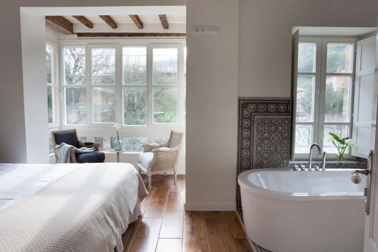 Suite with balcony and with garden view