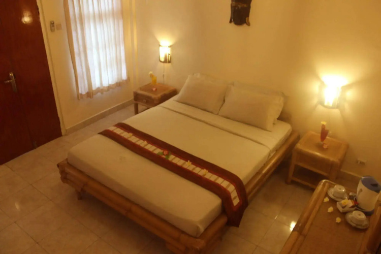 Chonos Hotel Lovina