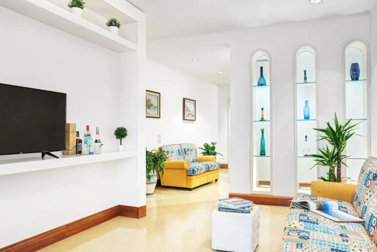 El Royale Suites Sorrento