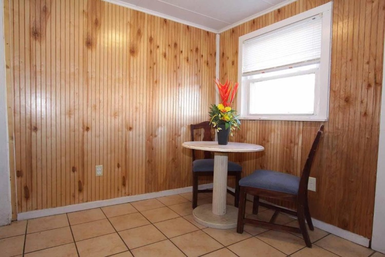 3 Bedrooms Apartment
