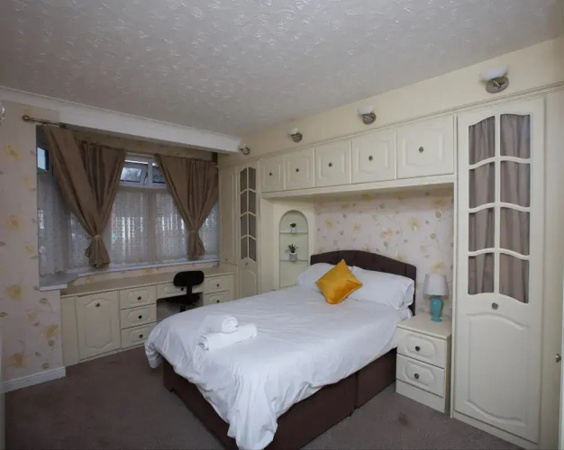 Stunning Spacious Bungalow With Ample Parking