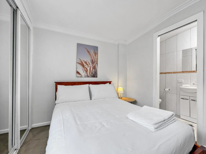 Central Armidale 2-Bedroom Apartment